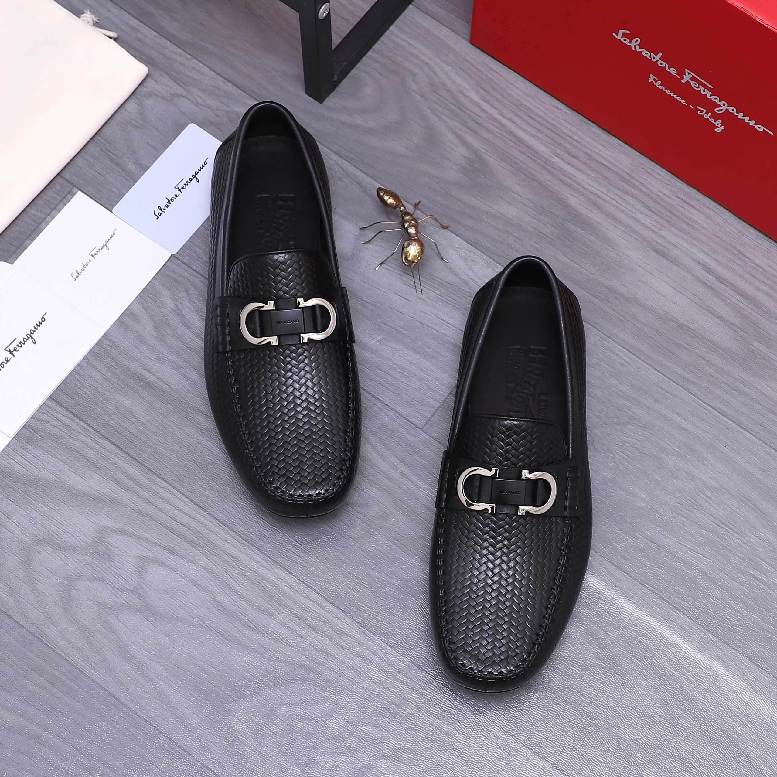 Men's shoes 💰480 Product trademark: Ferragamo "Ferragamo" casual slip-on shoes Regular size: 38-45 (45 is custom-made and non-returnable) Product materials: Selected first-layer embossed cowhide upper, cowhide lining, rubber outsole